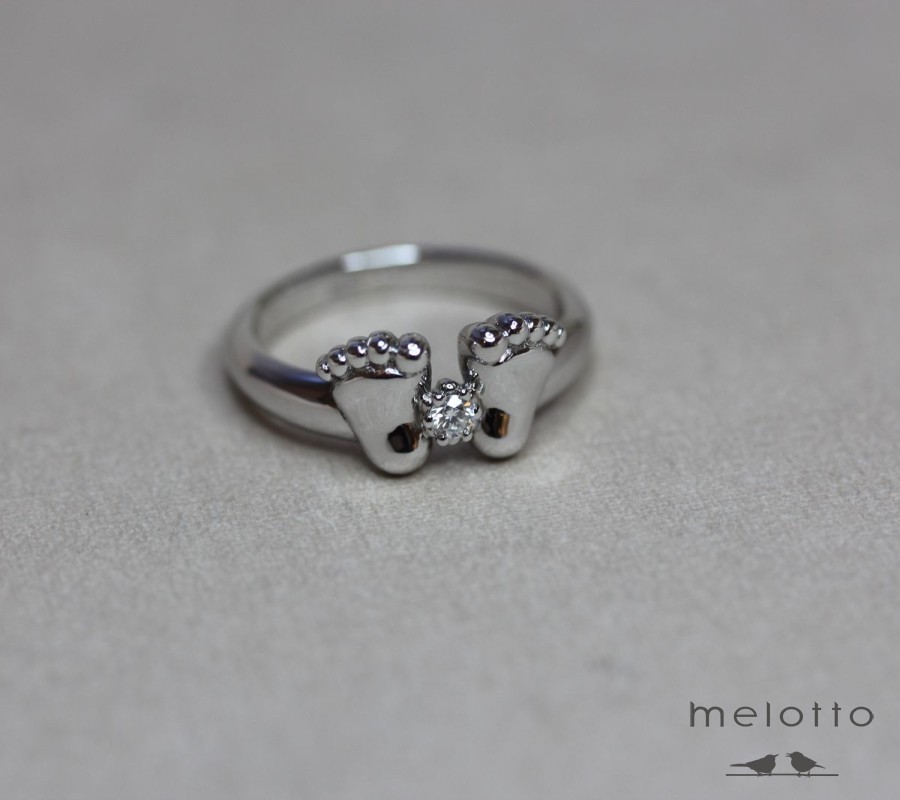 Кольцо Пяточки младенца