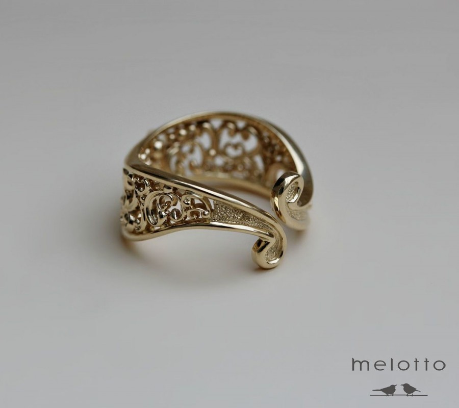 Золотое безразмерное разомкнутое кольцо 