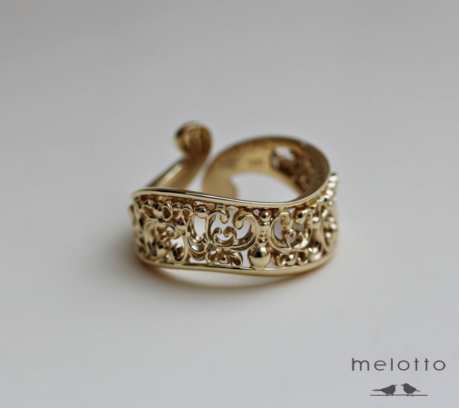 Золотое безразмерное кольцо 