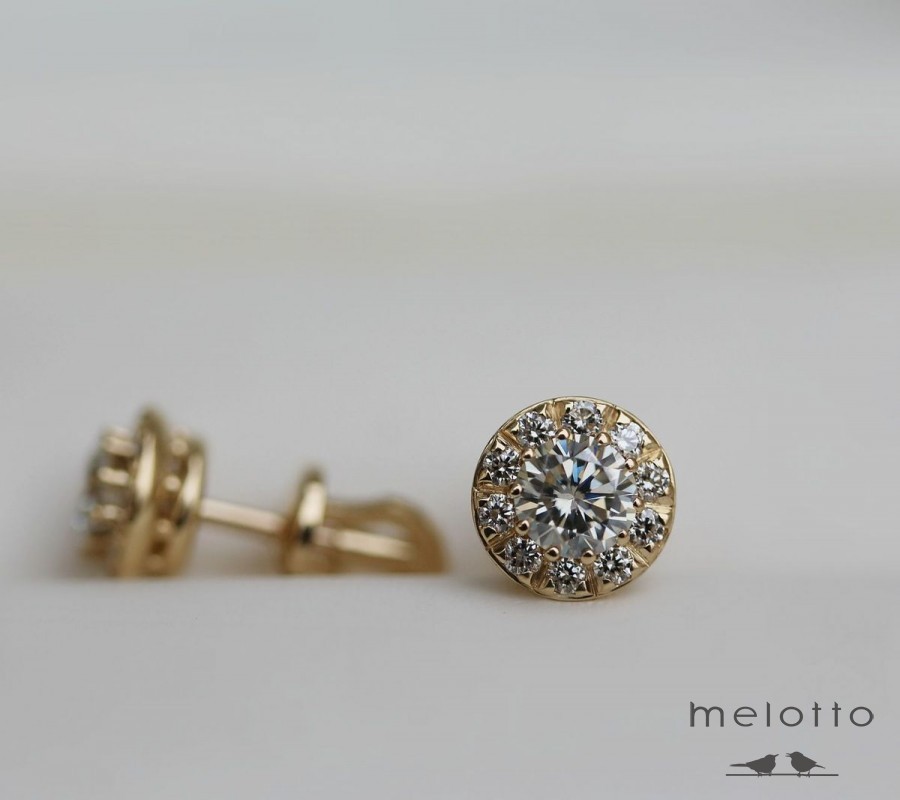 Пусеты из золота с бриллиантами