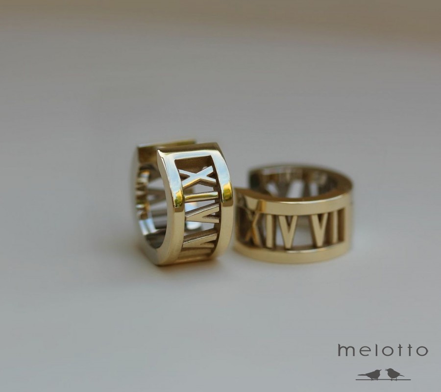 Серьги с датой из комбинированного золота