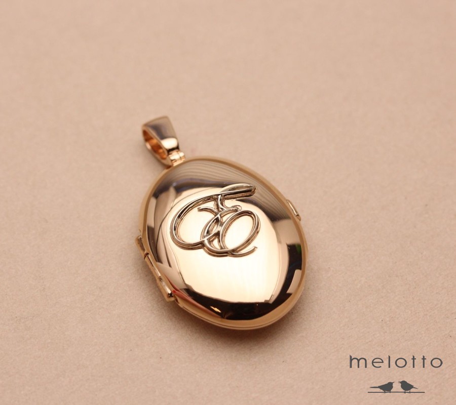 кулон для фото с инициалами