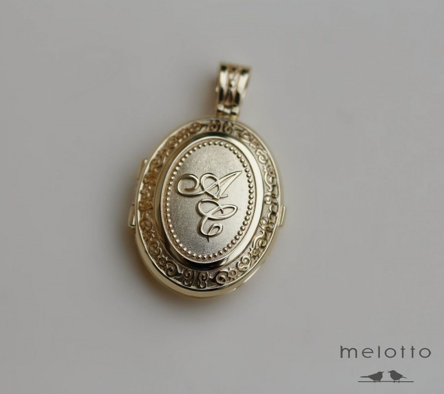 Золотой медальон под 2 фото